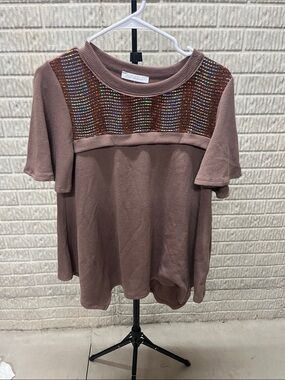 chic Mauve Sequin Yoke Short Sleeve Top